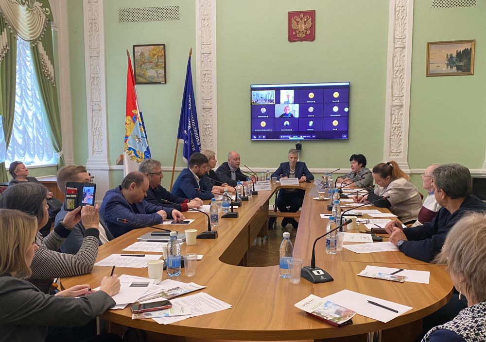 Экспертная дискуссия "Развитие дворовых территорий многоквартирных домов: вызовы и возможности"